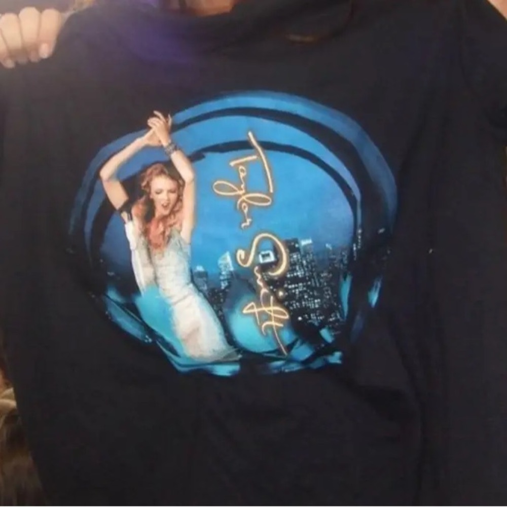 2011 Taylor Swift Tour Tshirt Size Medium